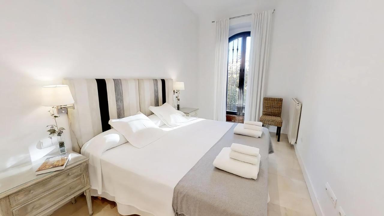 Sevilla Luxury Rentals - Alcazar Exterior photo